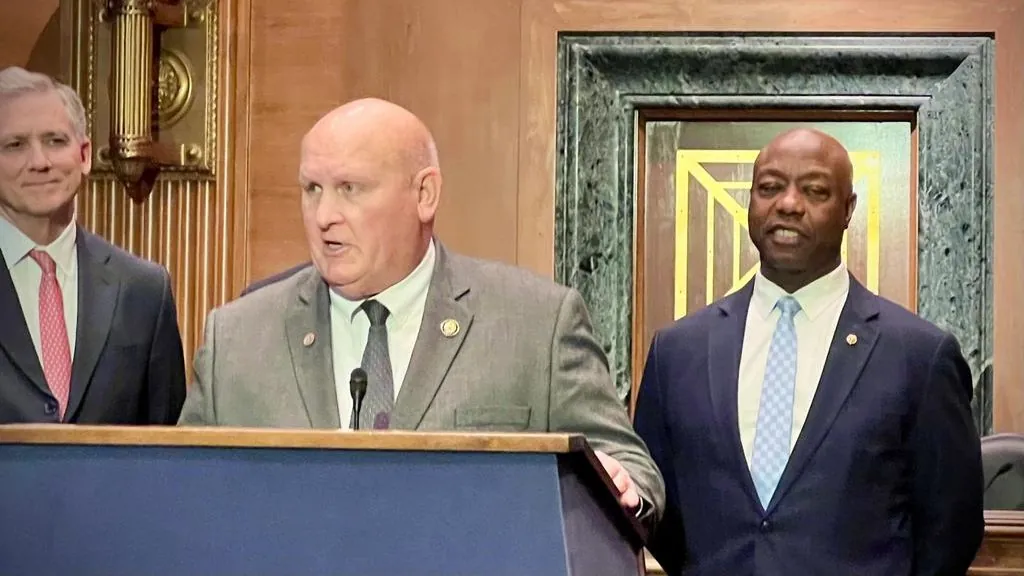 House Lawmakers Urge Trump to Fill CFTC Leadership Posts
