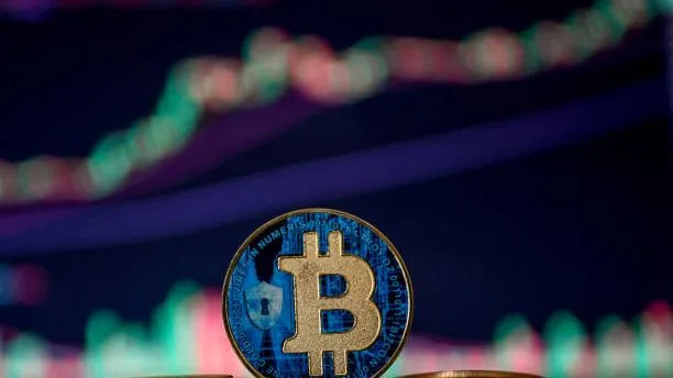 Analyst Predicts Fresh Bitcoin Bottom After Recent Rejection Above $82K