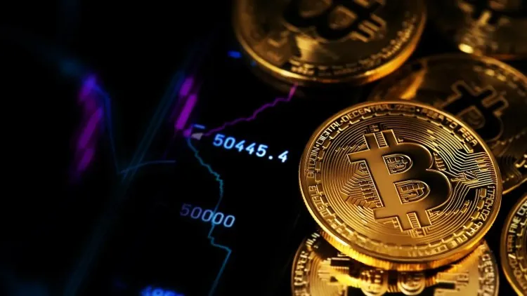 Bitcoin Charts Show Head-and-Shoulders Pattern, Analyst Eyes $44K Target