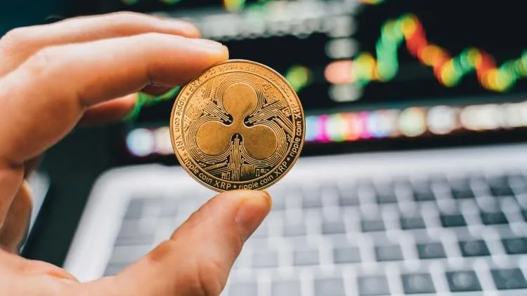 XRP Breaks Below Symmetrical Triangle, Eyes $1.14 Support: Analyst