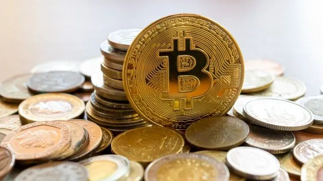 Bitcoin Holds $73,500 as Analysts Watch $72,400 Support Level