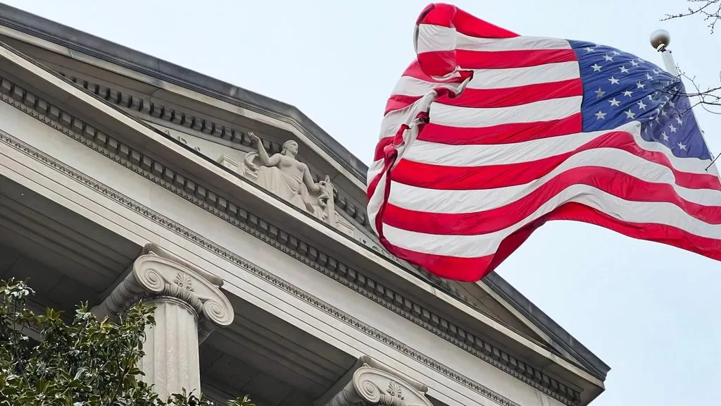 SEC Sues Texas Man Over $12.3M Crypto Scheme With Fake AI Trading Bots