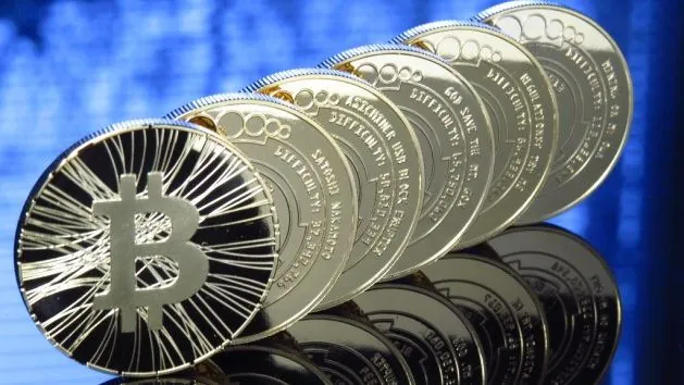 Bitcoin Spot ETFs Record $1.42B Outflows as May Ends Weak