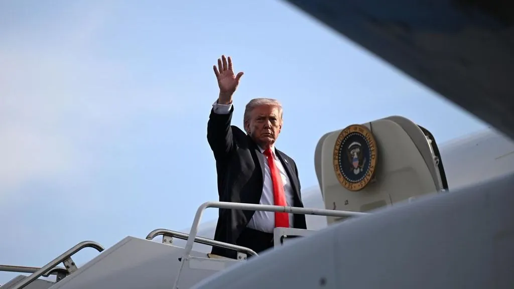 Bitcoin Retreats as Trump Signals Further Iran Military Action