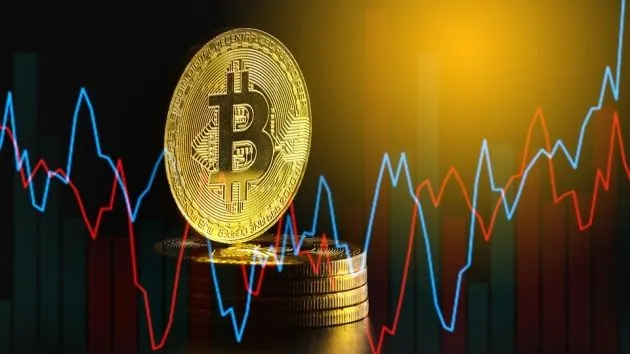 Bitcoin Drop to $62,000 Triggers $700M in Crypto Liquidations