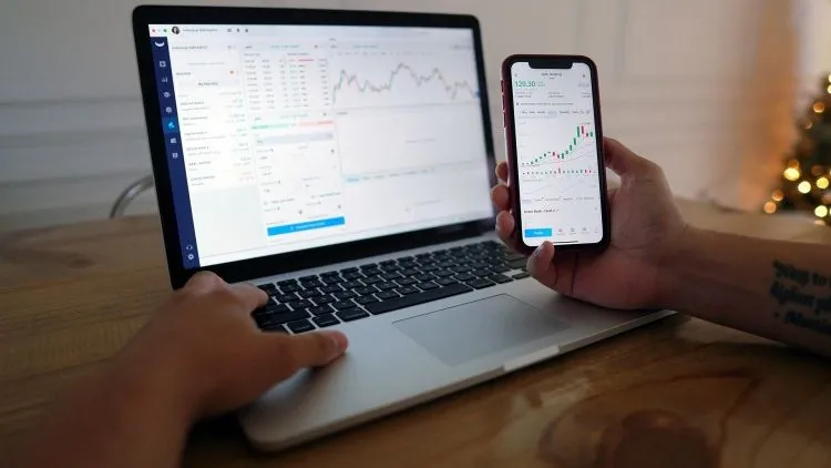 Address Linked to Vitalik Buterin Moves 7,000 ETH to New Wallet