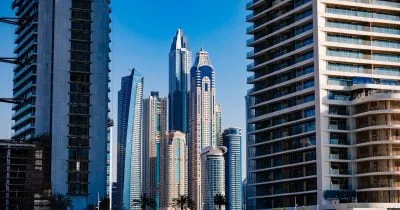 Iran-UAE Tensions Escalate Amid Ceasefire Claims, Roiling Risk Sentiment