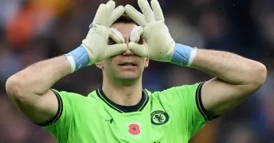 Crypto-Backed Goalkeeper Emi Martínez to Face Spain in 2026 World Cup Final