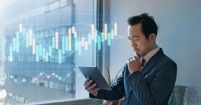 Charles Schwab Backs Crypto Clarity Act in Senate Push