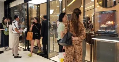 Laopu Gold's $2B Loss Signals Luxury Demand Weakness Amid Growth Forecasts